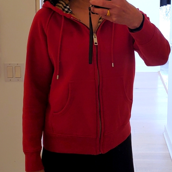 Burberry Hackfall Hoodie in Red, Vintage Check-Lined Hood